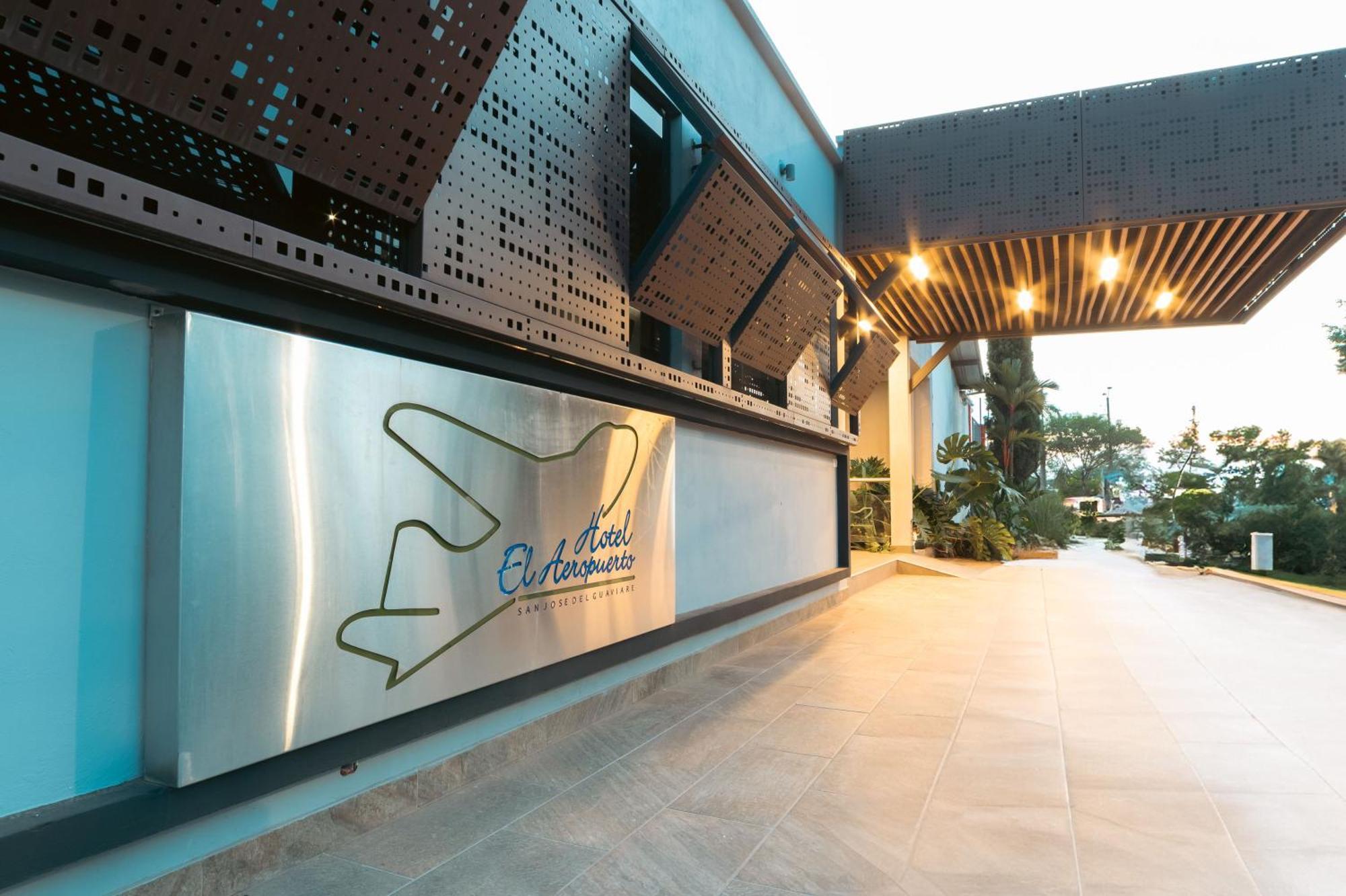 Hotel El Aeropuerto San Jose del Guaviare Bagian luar foto